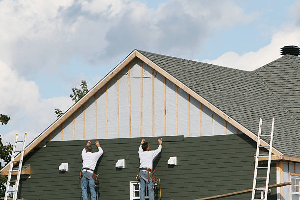 Professional Siding technician working in Waverly, OH
